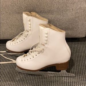 Kids Figure Skate